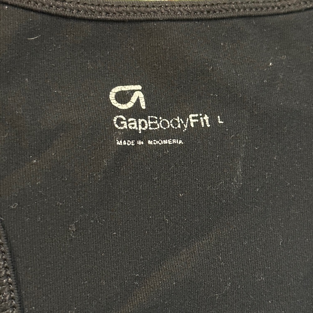 GapBodyFit, Black Razorback Tank Top - Picture 2 of 3